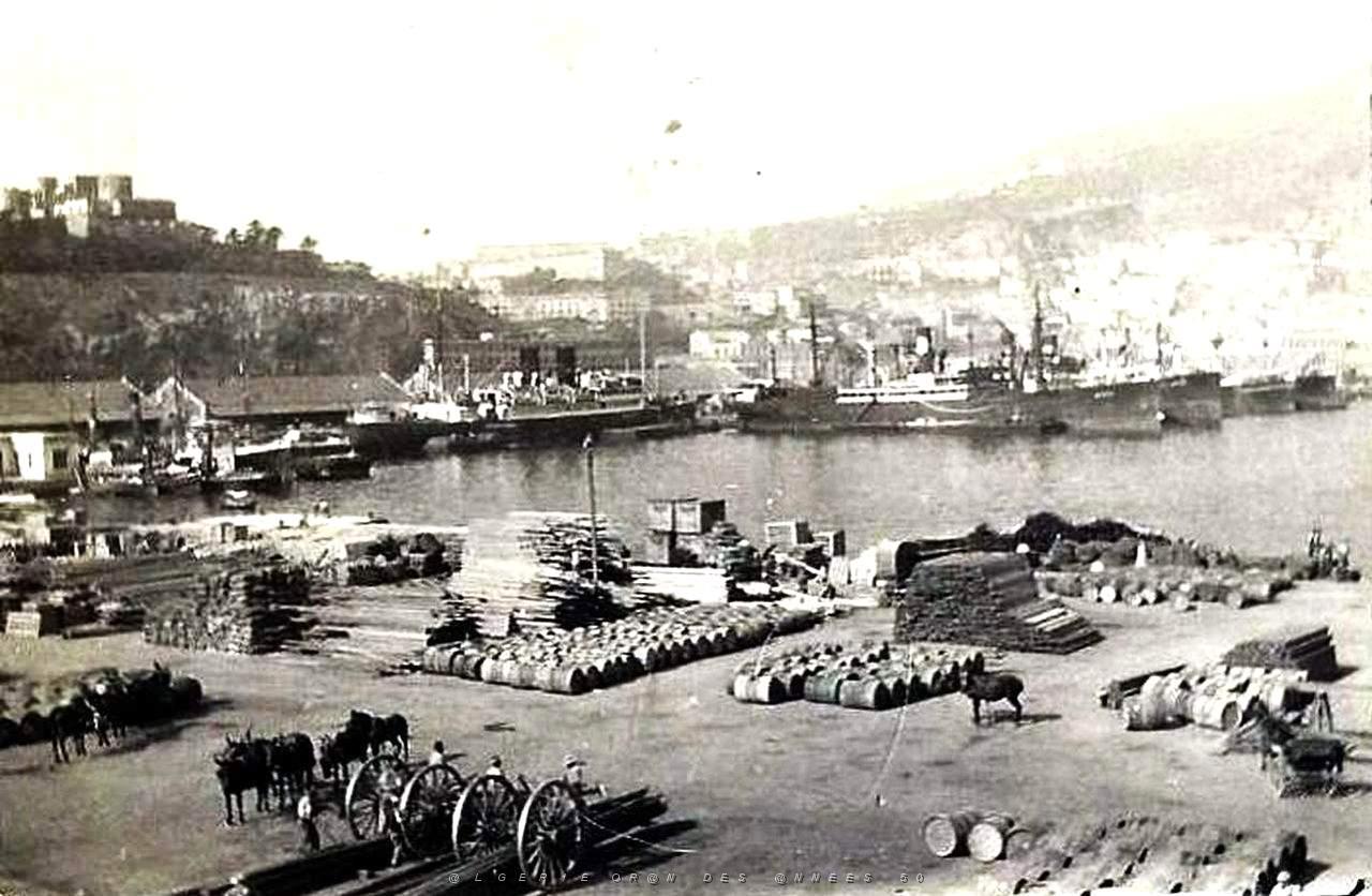 Oran- 050- travail sur les quais.jpg